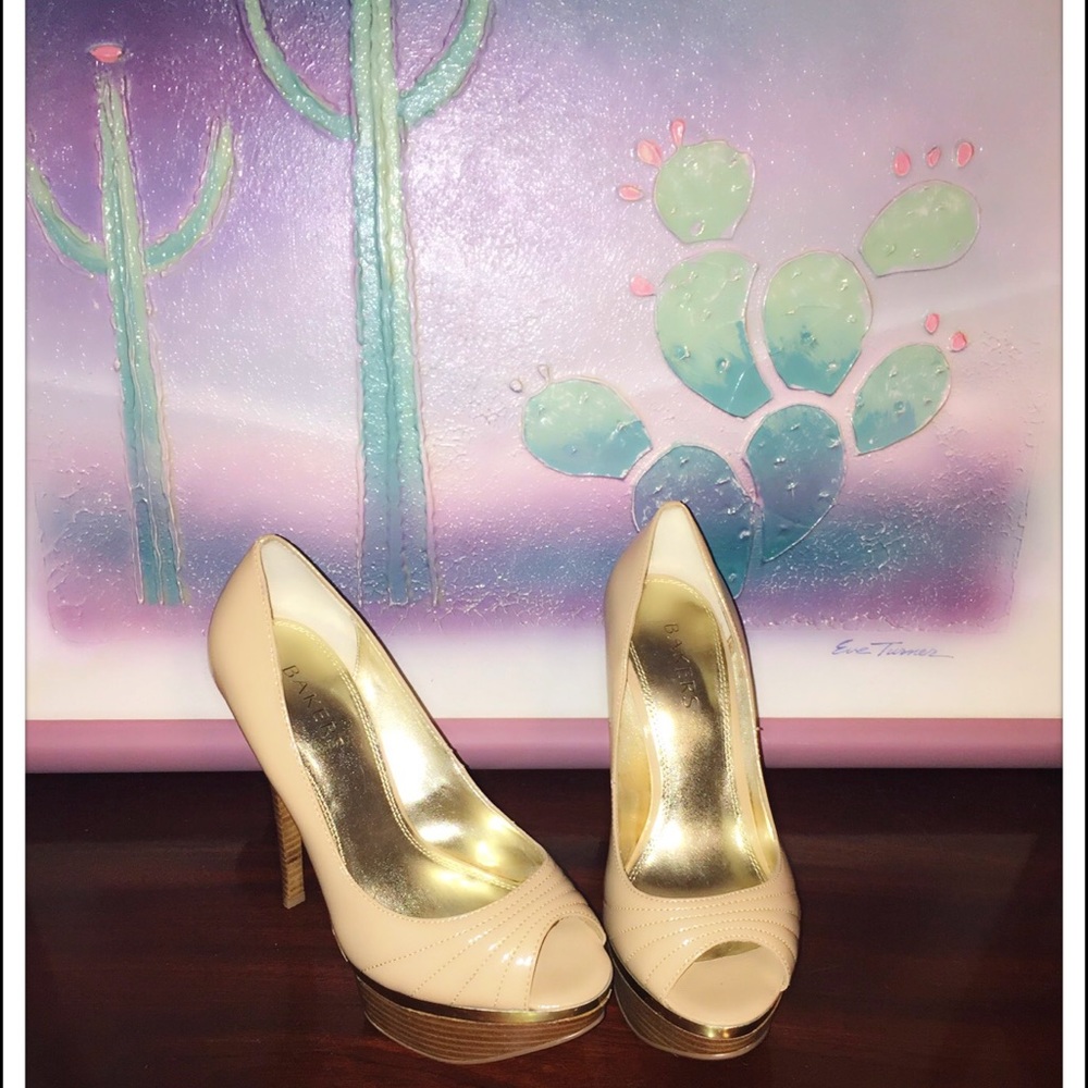 💕💋Super Cute Heels Size 7💋💕